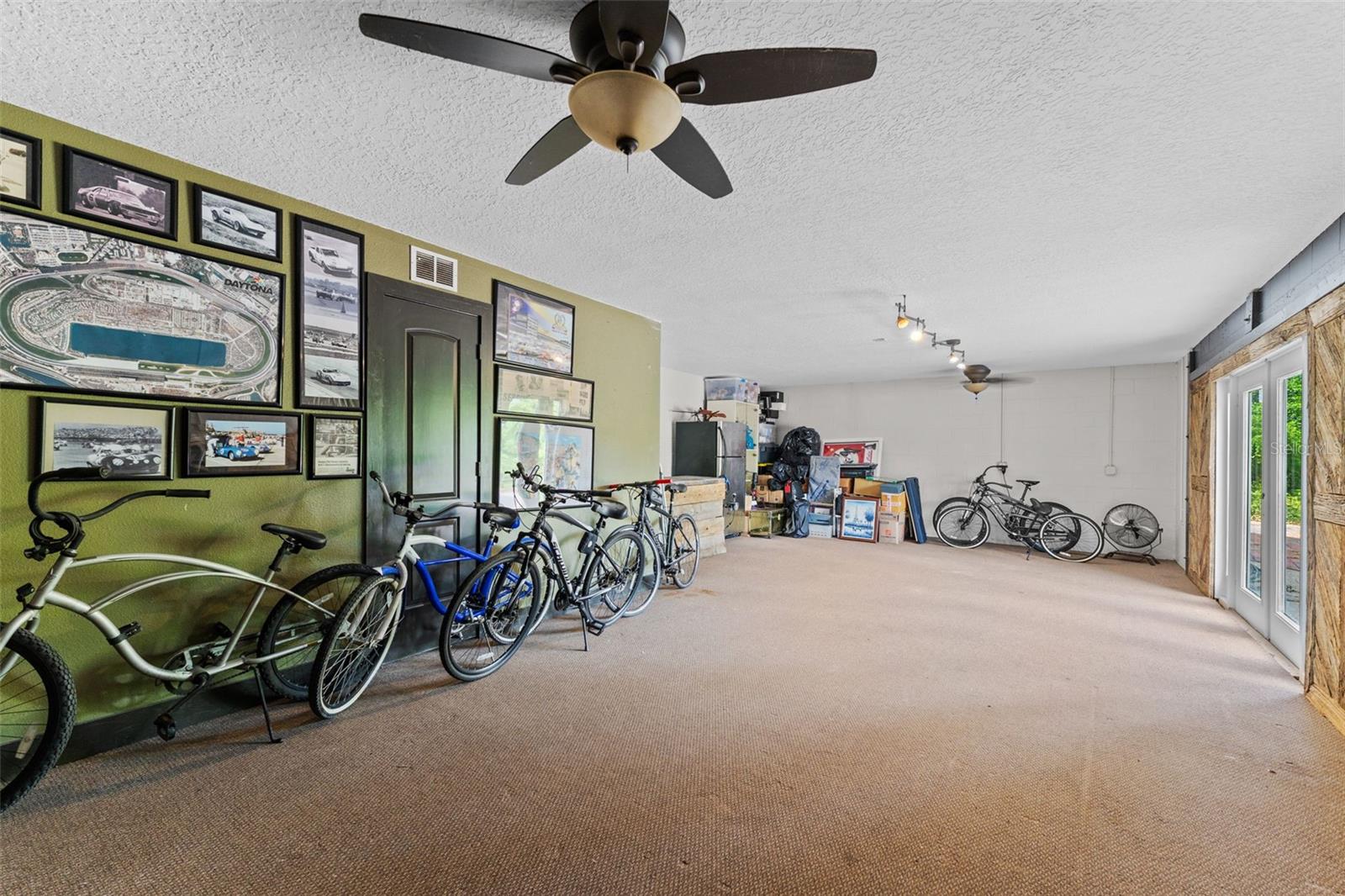 Image 54 of 97 For 560 Fern Street