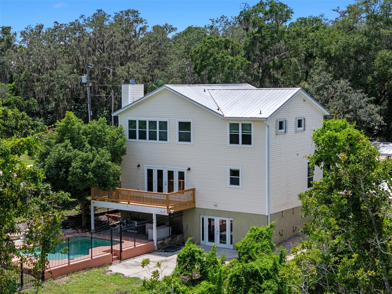 Image 66 of 97 For 560 Fern Street