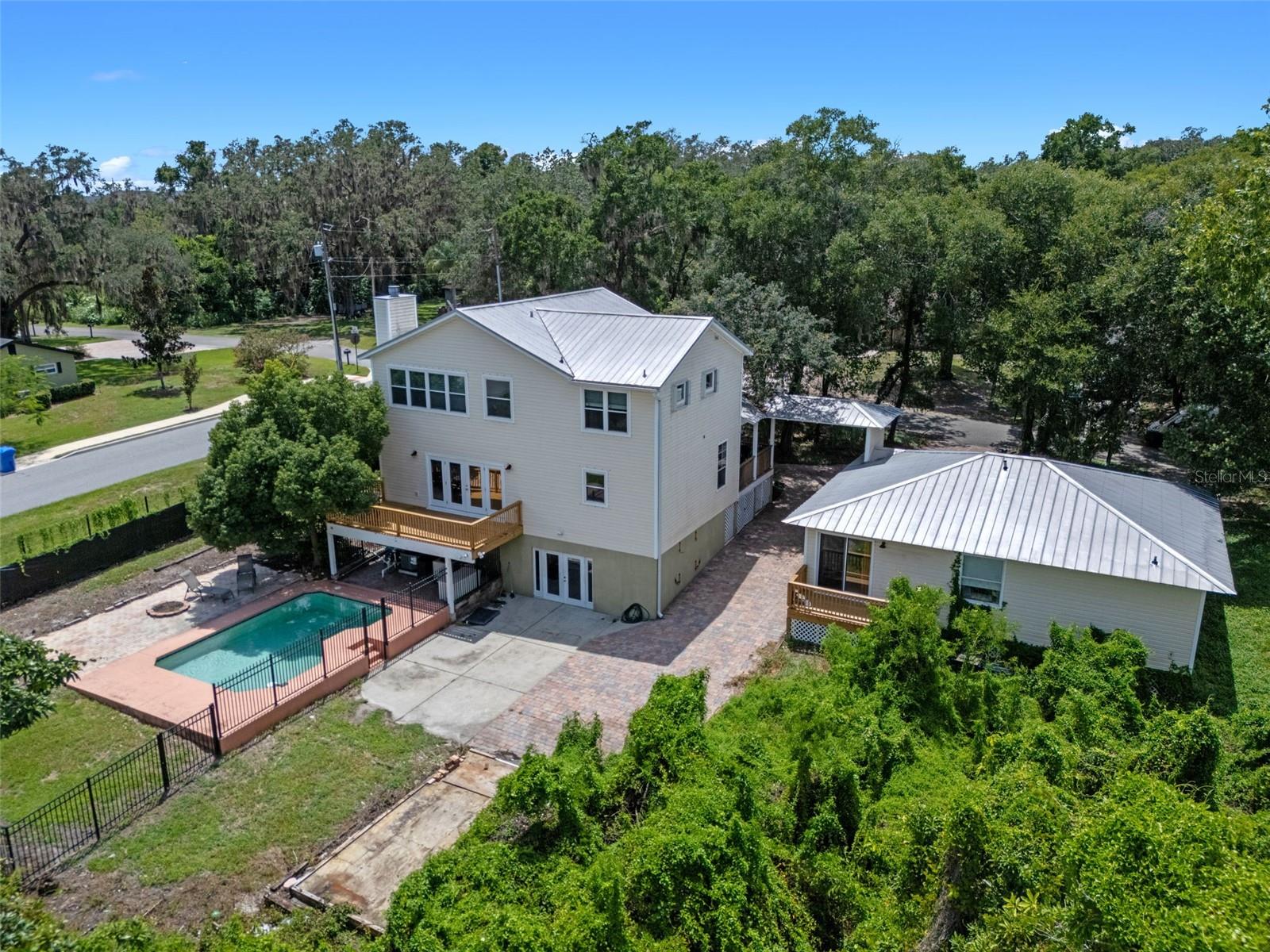 Image 68 of 97 For 560 Fern Street