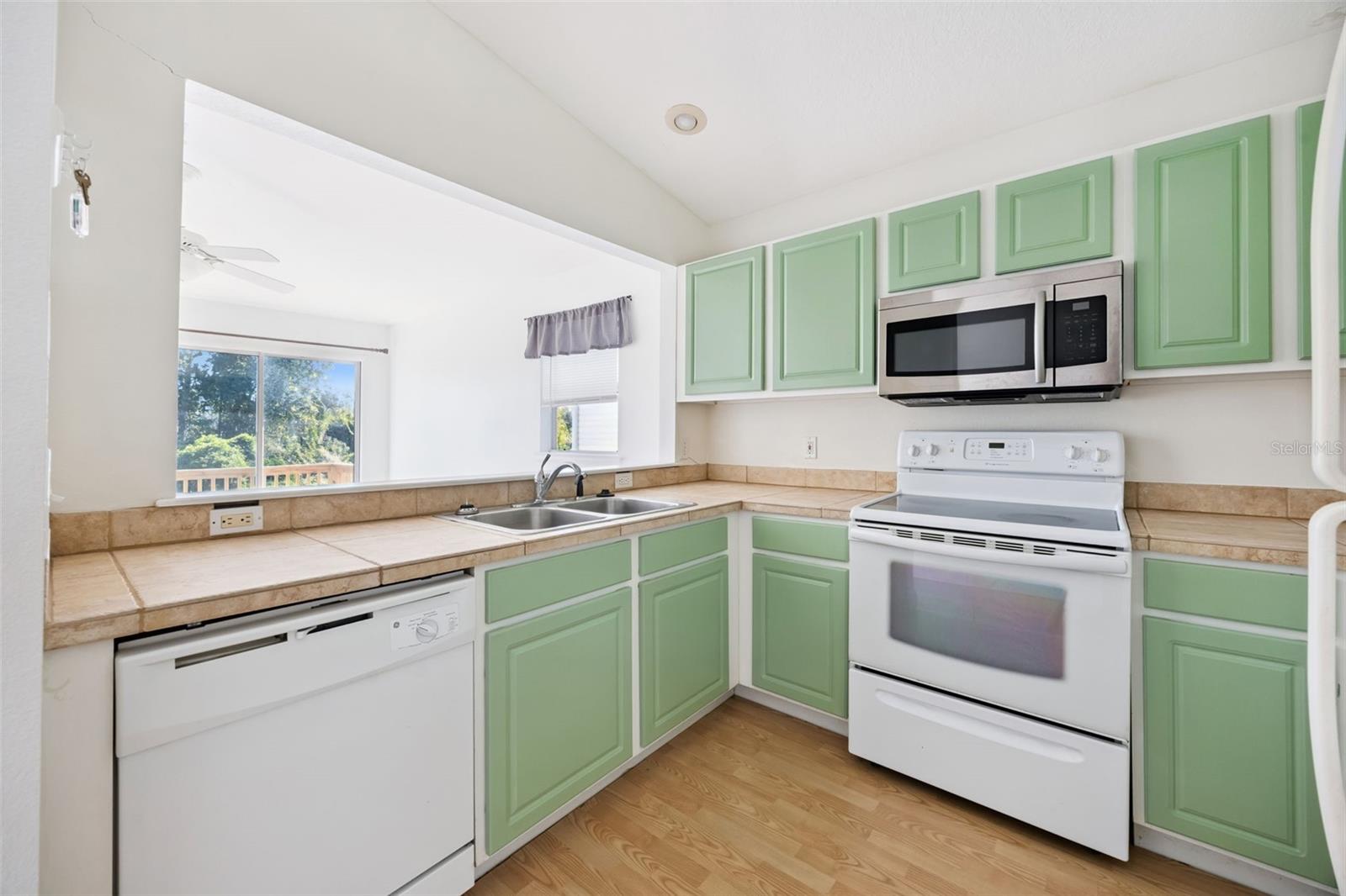 Image 84 of 97 For 560 Fern Street