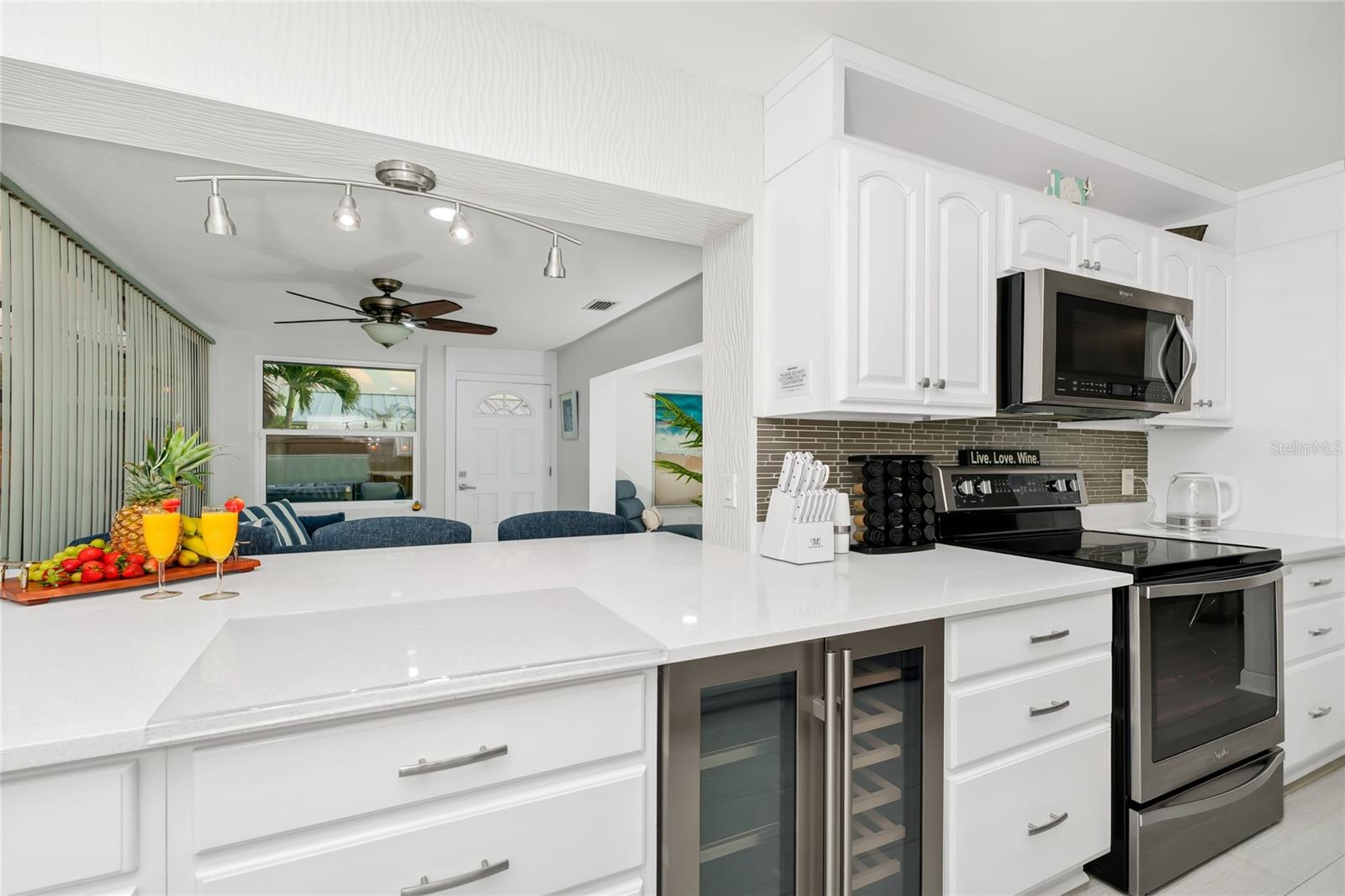 Image 13 of 56 For 363 Harbor Dr