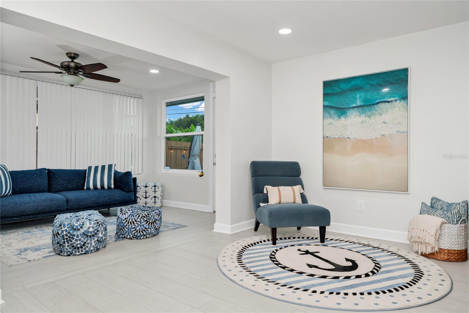 Image 19 of 56 For 363 Harbor Dr