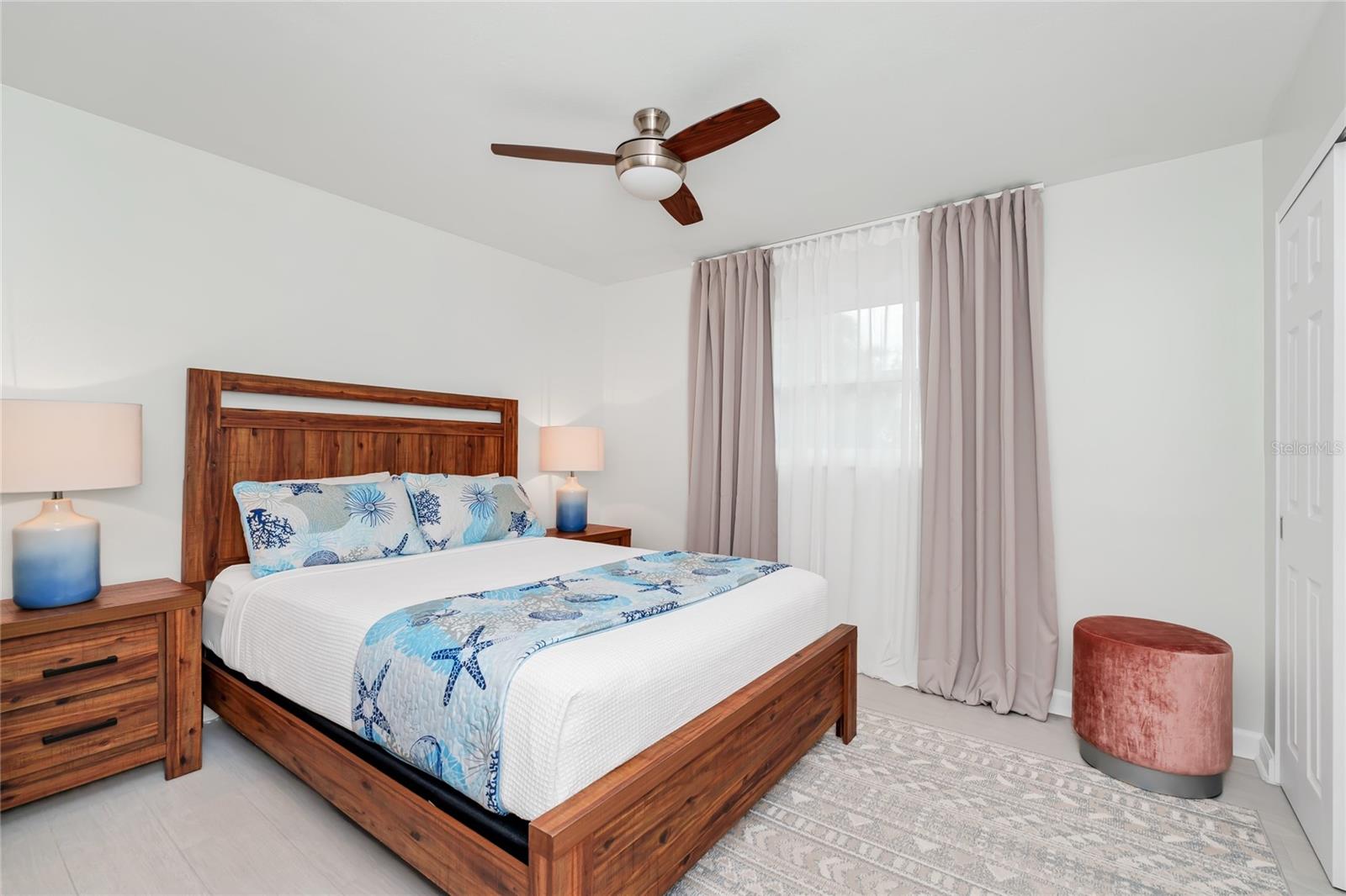 Image 24 of 56 For 363 Harbor Dr