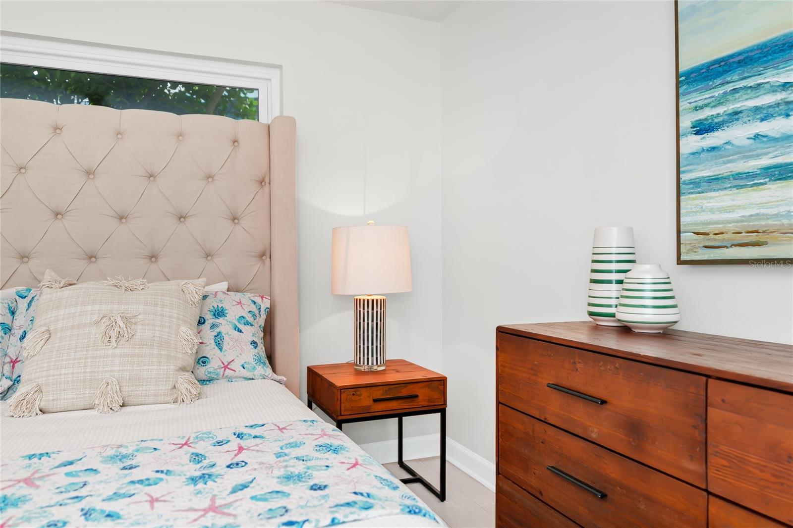 Image 28 of 56 For 363 Harbor Dr