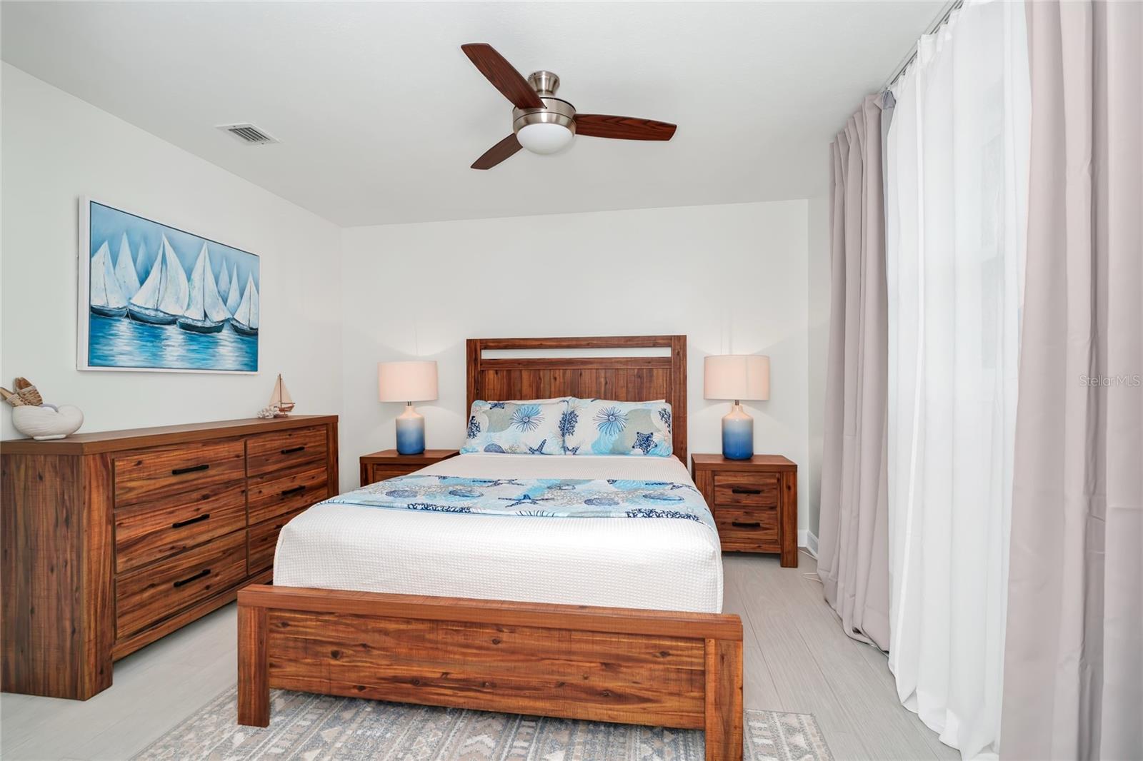 Image 31 of 56 For 363 Harbor Dr