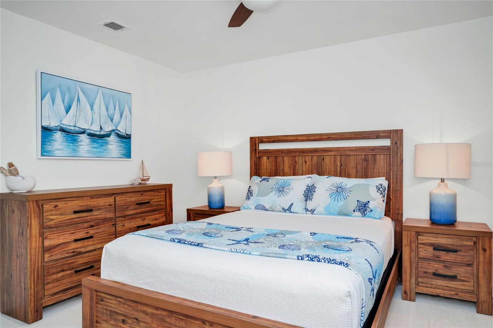 Image 32 of 56 For 363 Harbor Dr