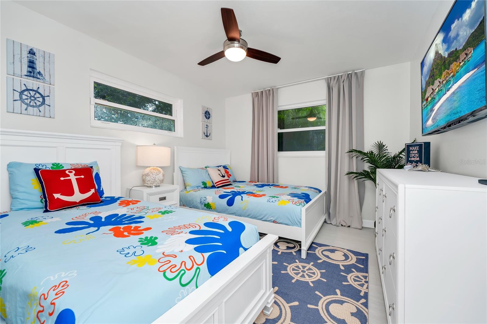 Image 37 of 56 For 363 Harbor Dr