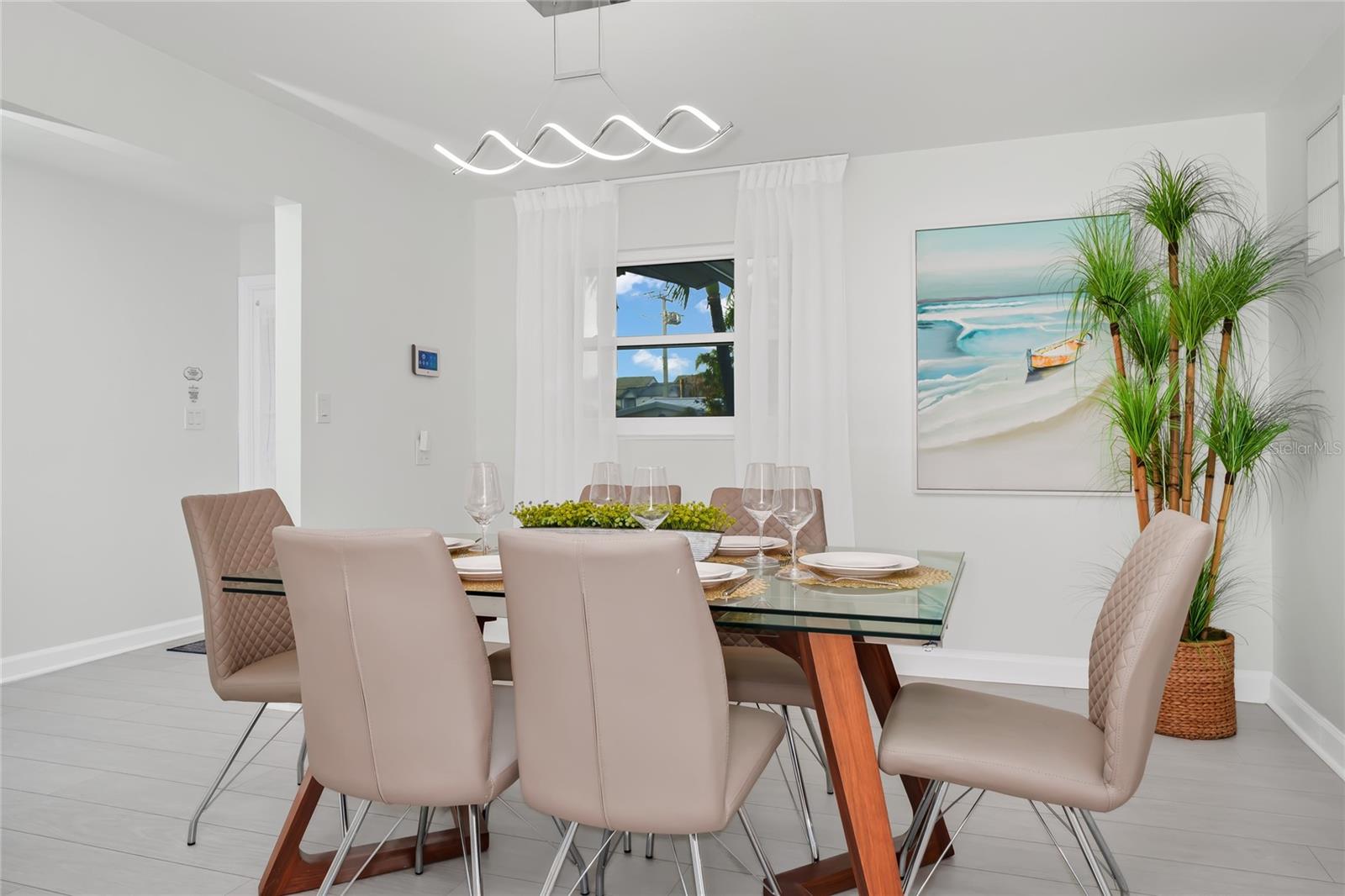 Image 8 of 56 For 363 Harbor Dr