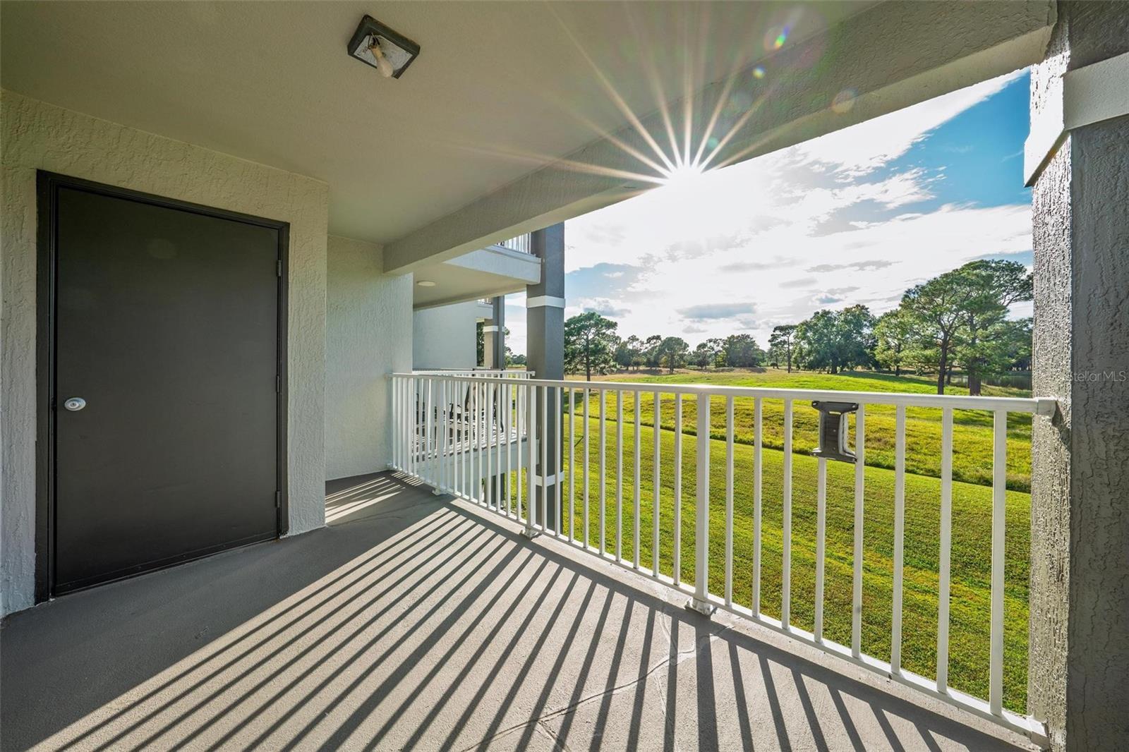 Image 14 of 56 For 13917 Fairway Island Drive S