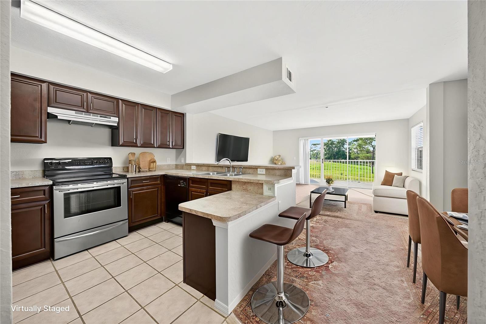 Image 21 of 56 For 13917 Fairway Island Drive S