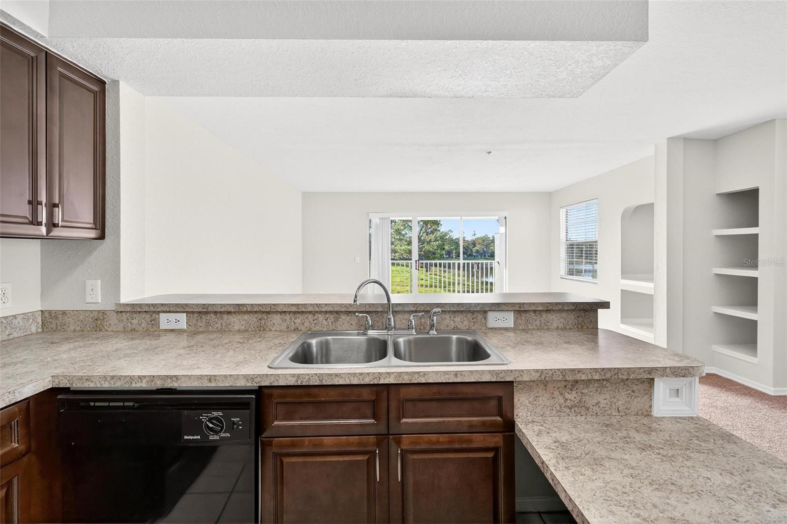 Image 23 of 56 For 13917 Fairway Island Drive S