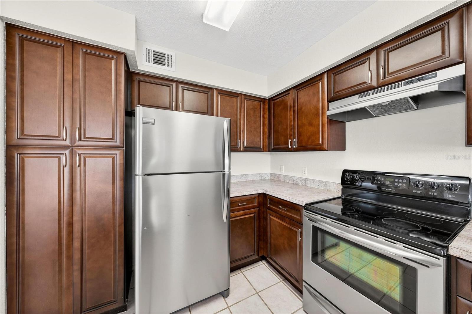 Image 25 of 56 For 13917 Fairway Island Drive S