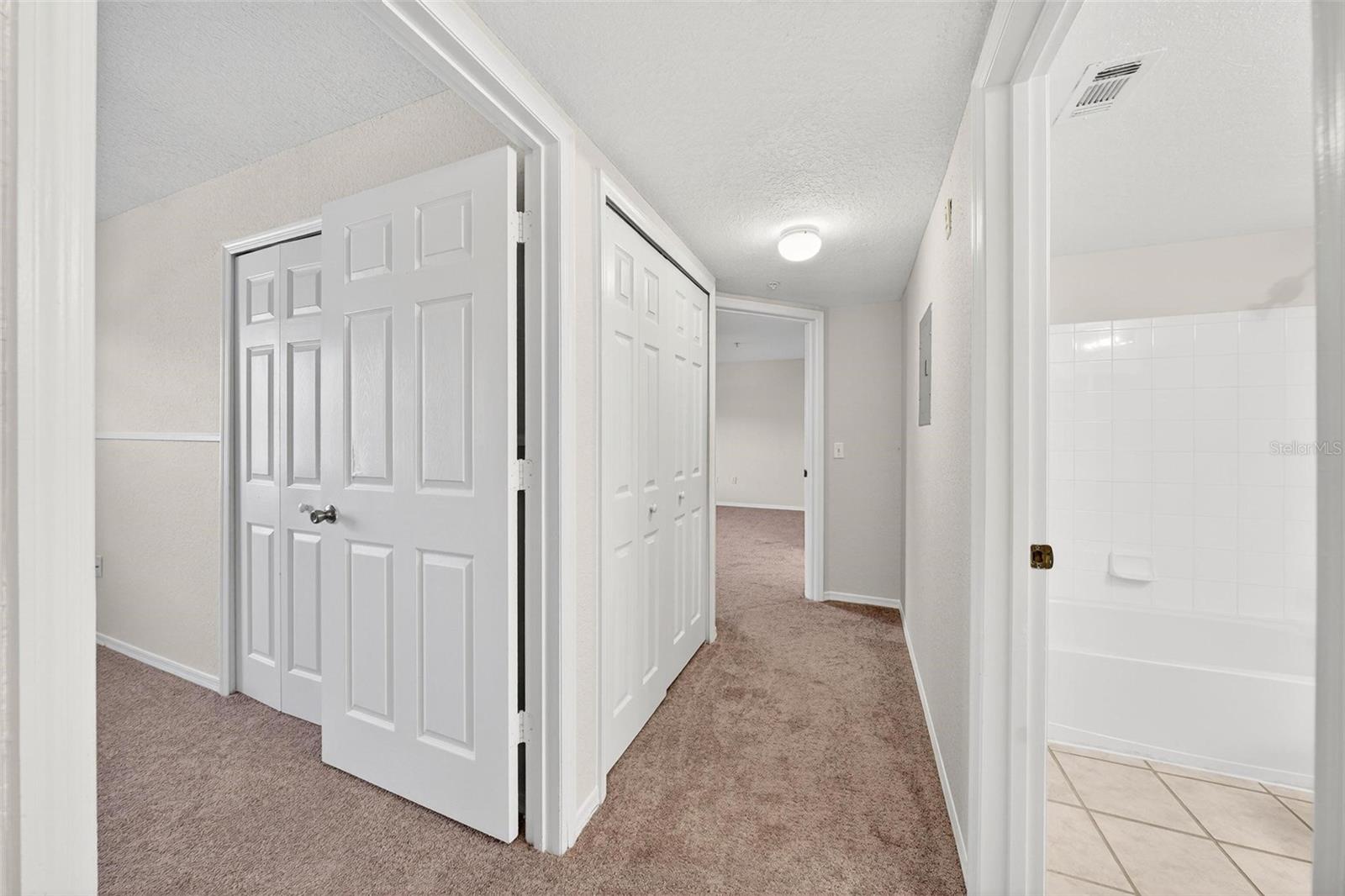 Image 28 of 56 For 13917 Fairway Island Drive S