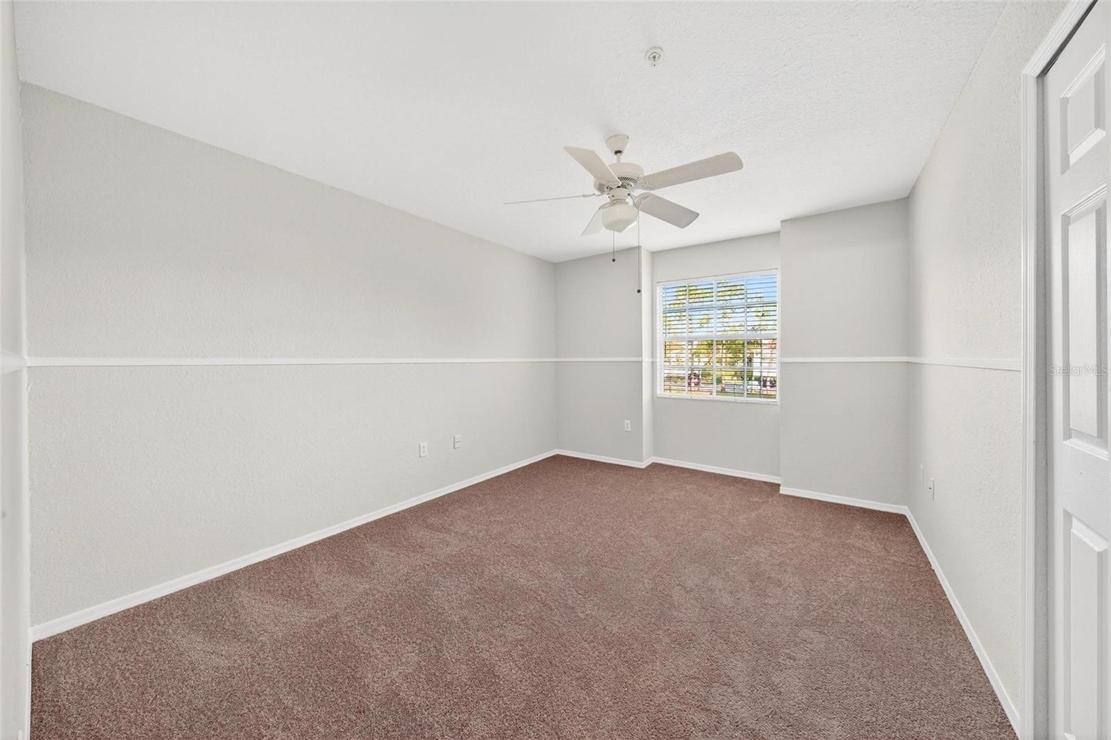 Image 29 of 56 For 13917 Fairway Island Drive S