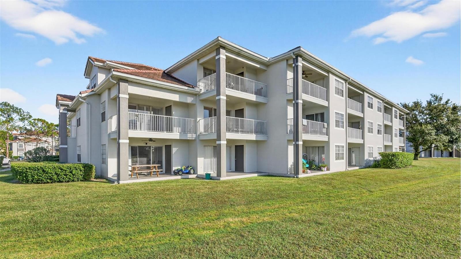 Image 3 of 56 For 13917 Fairway Island Drive S