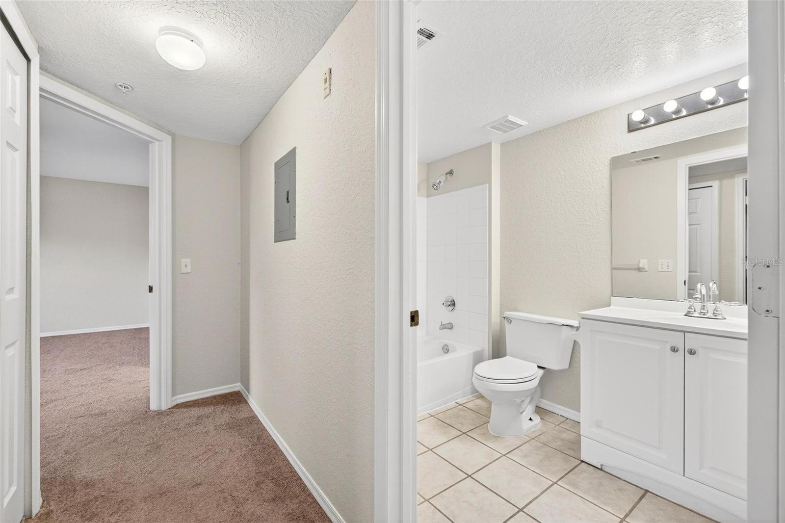 Image 32 of 56 For 13917 Fairway Island Drive S