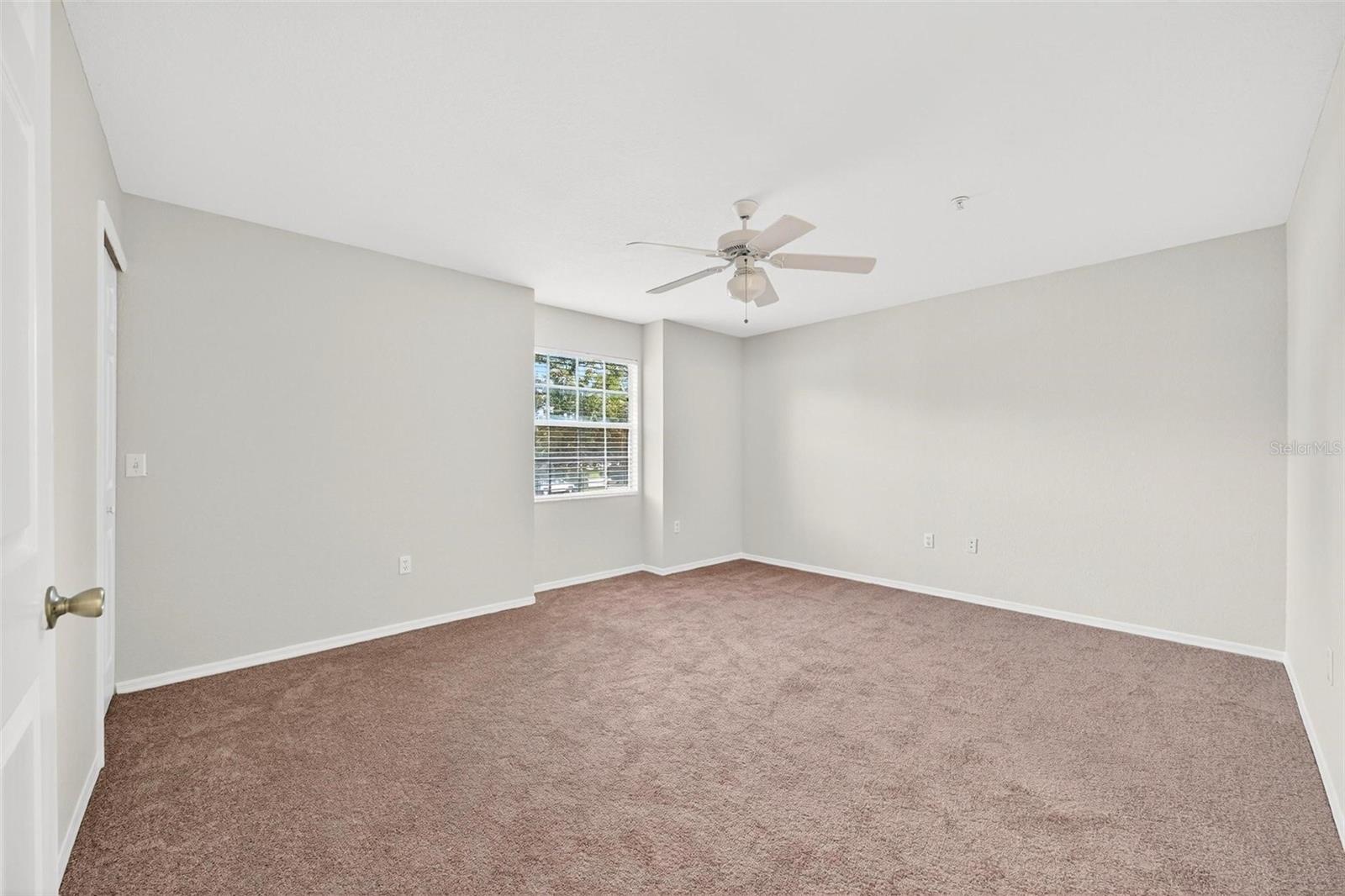 Image 35 of 56 For 13917 Fairway Island Drive S