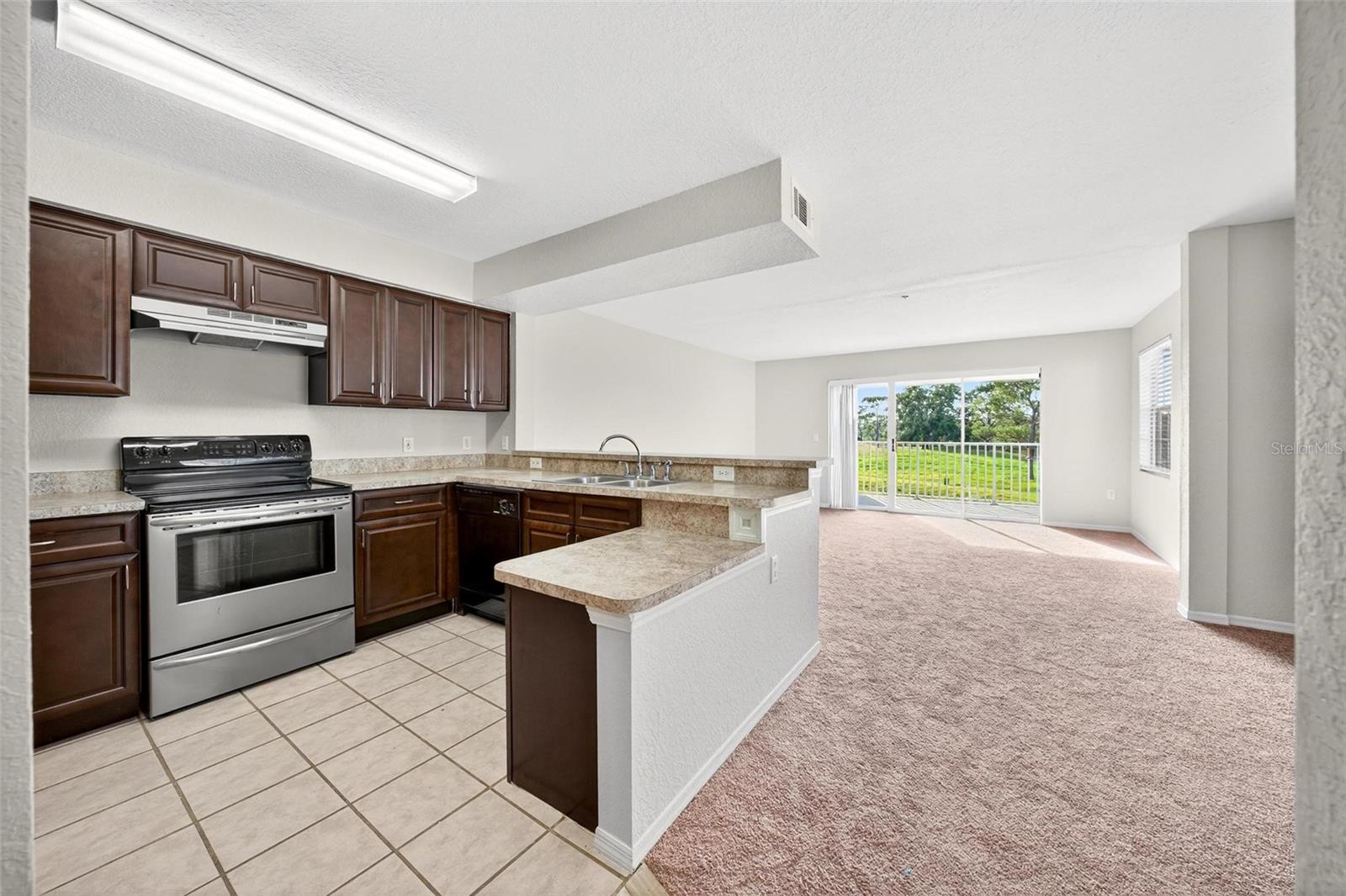 Image 4 of 56 For 13917 Fairway Island Drive S