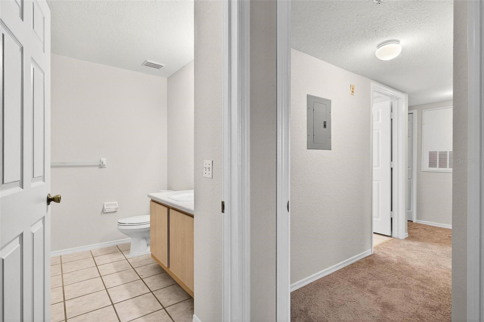 Image 40 of 56 For 13917 Fairway Island Drive S