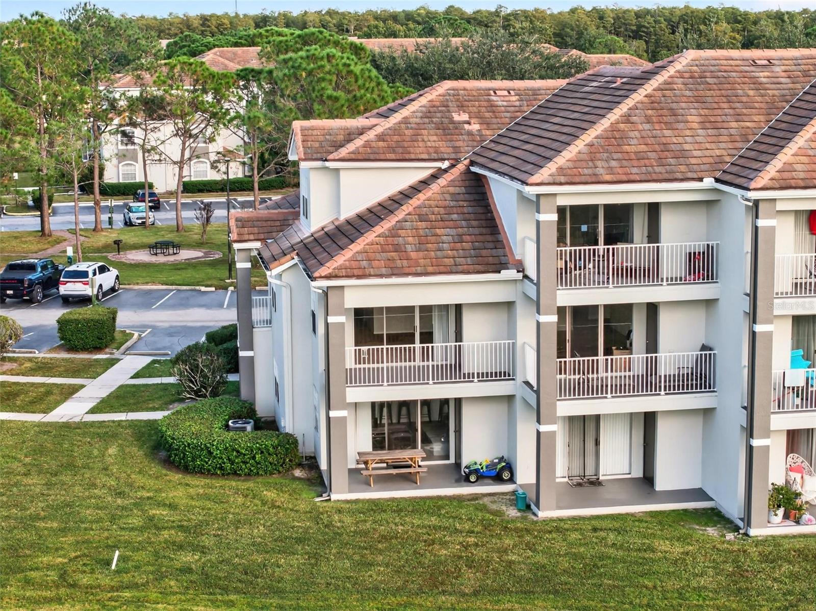 Image 47 of 56 For 13917 Fairway Island Drive S