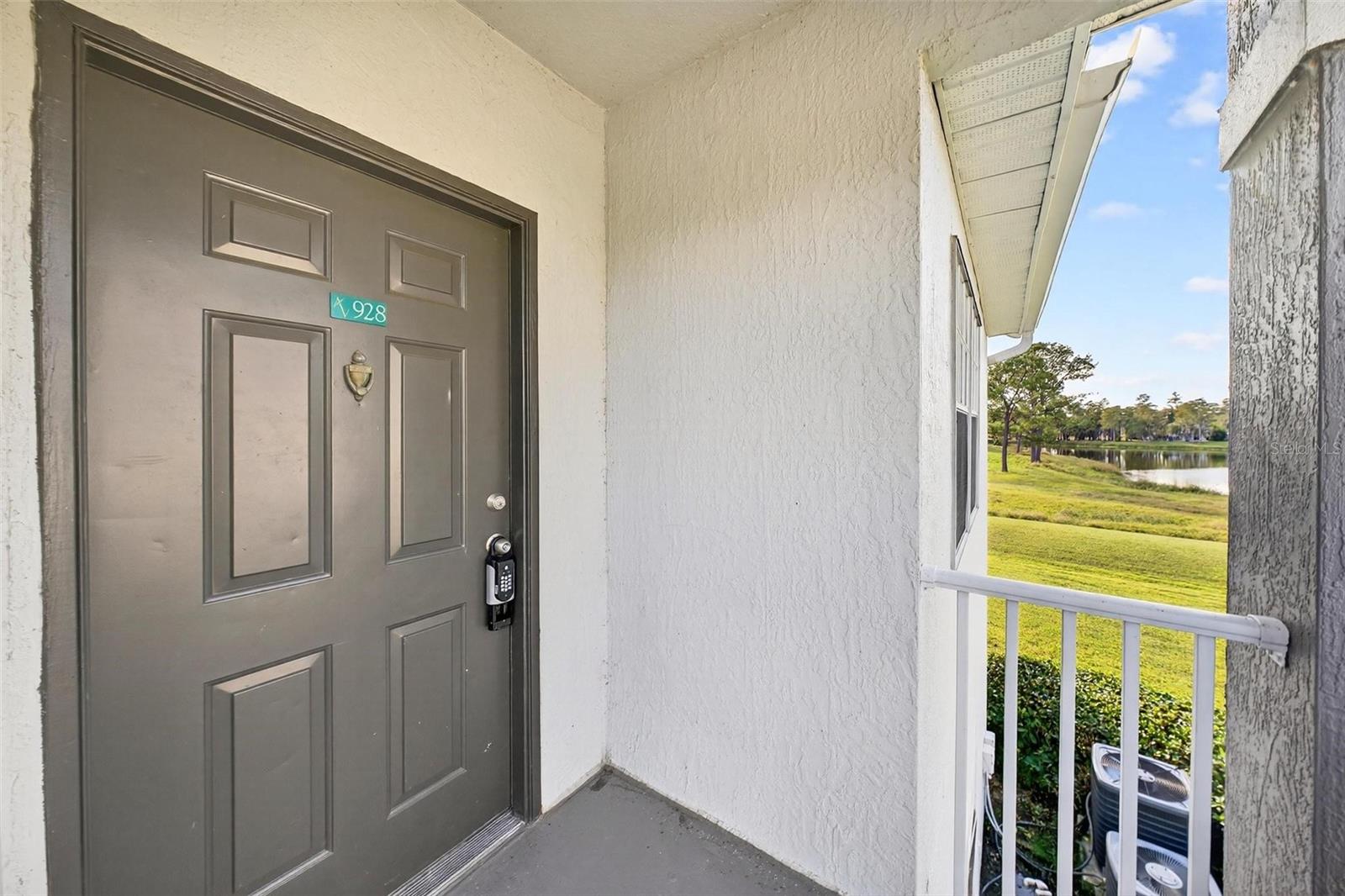 Image 5 of 56 For 13917 Fairway Island Drive S