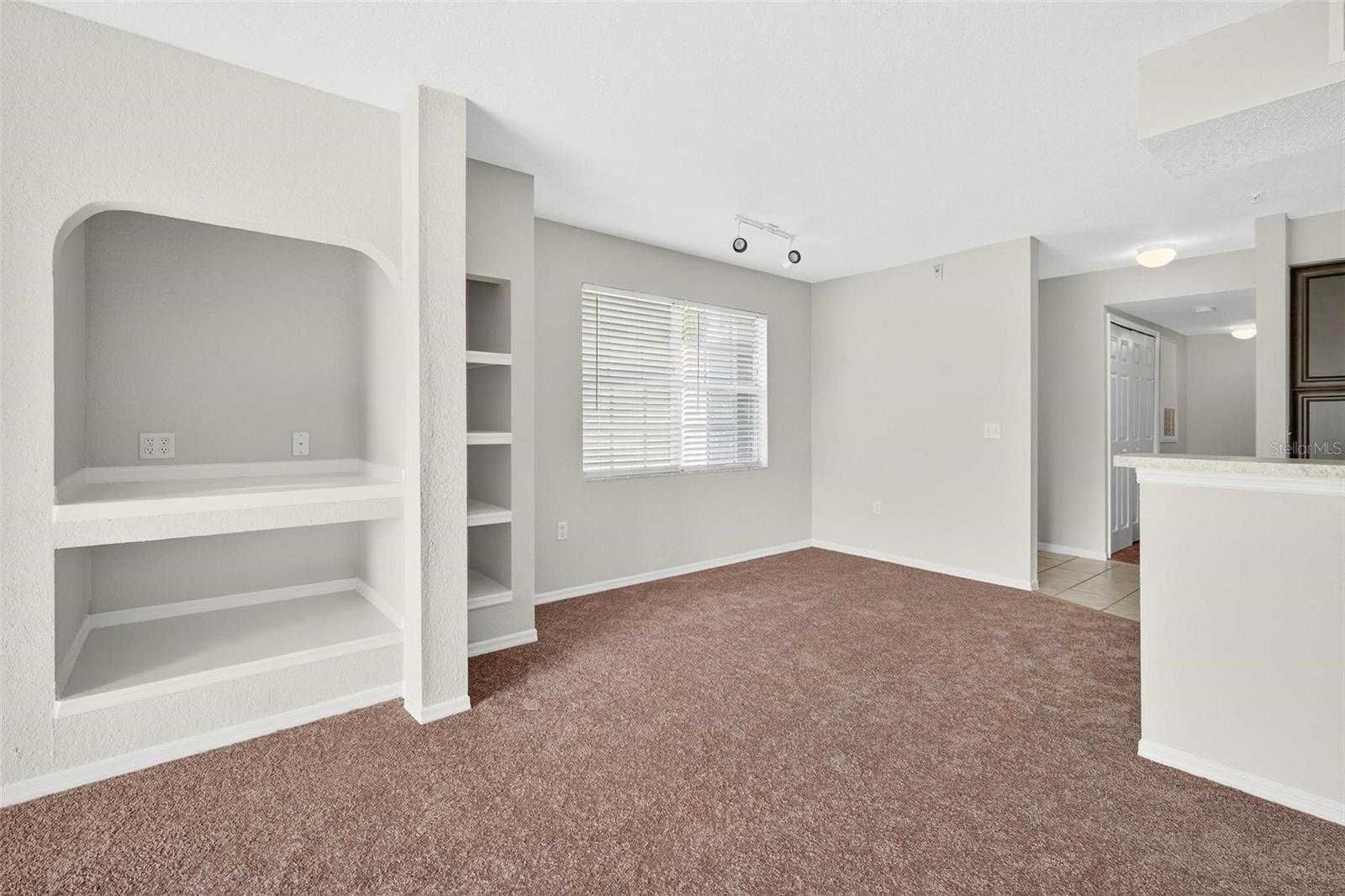 Image 9 of 56 For 13917 Fairway Island Drive S