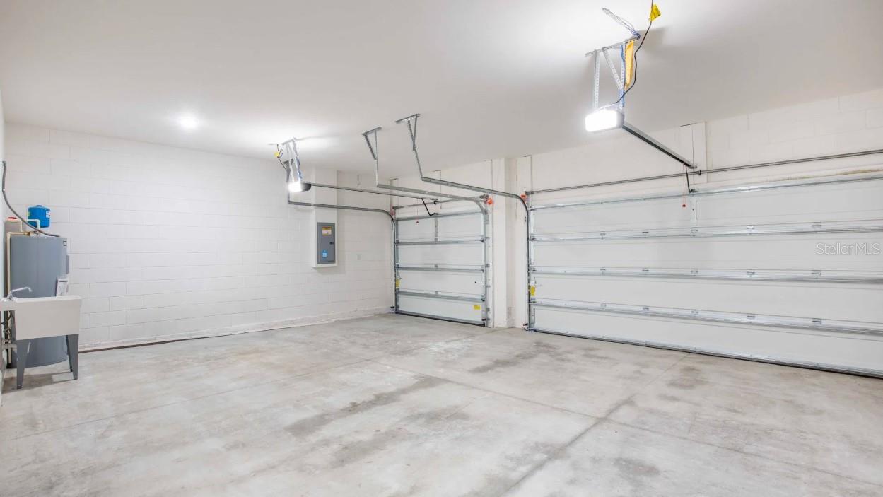 Image 19 of 26 For 851 Hawthorne Berry Road