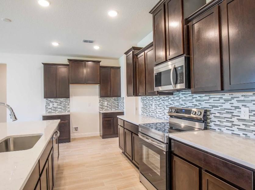 Image 4 of 26 For 851 Hawthorne Berry Road