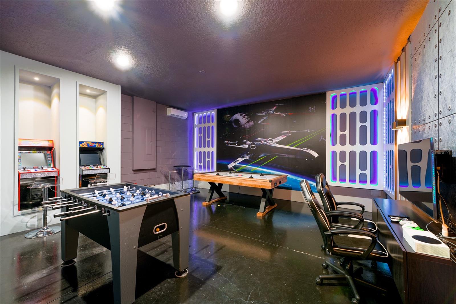 Image 12 of 25 For 8967 Amelia Downs Trail