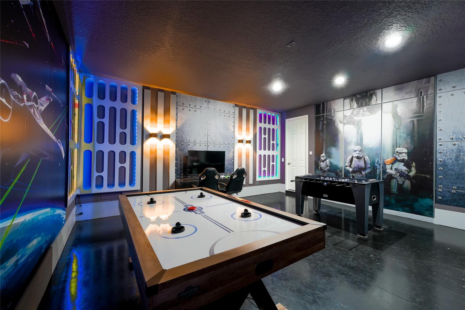 Image 13 of 25 For 8967 Amelia Downs Trail