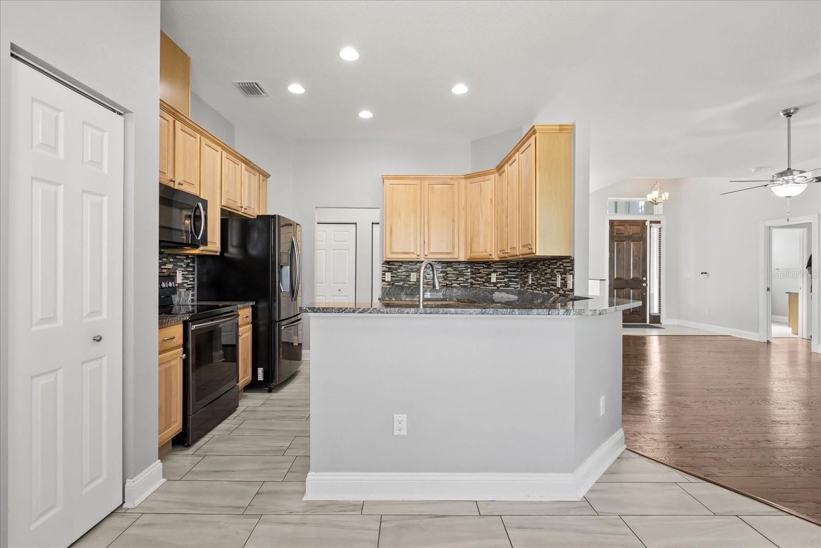 Image 5 of 20 For 11411 Sw 139th Place