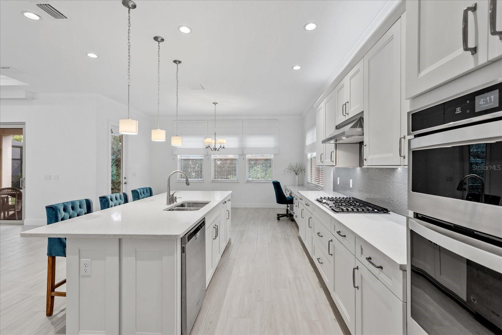 Image 11 of 46 For 15136 Canoe Place