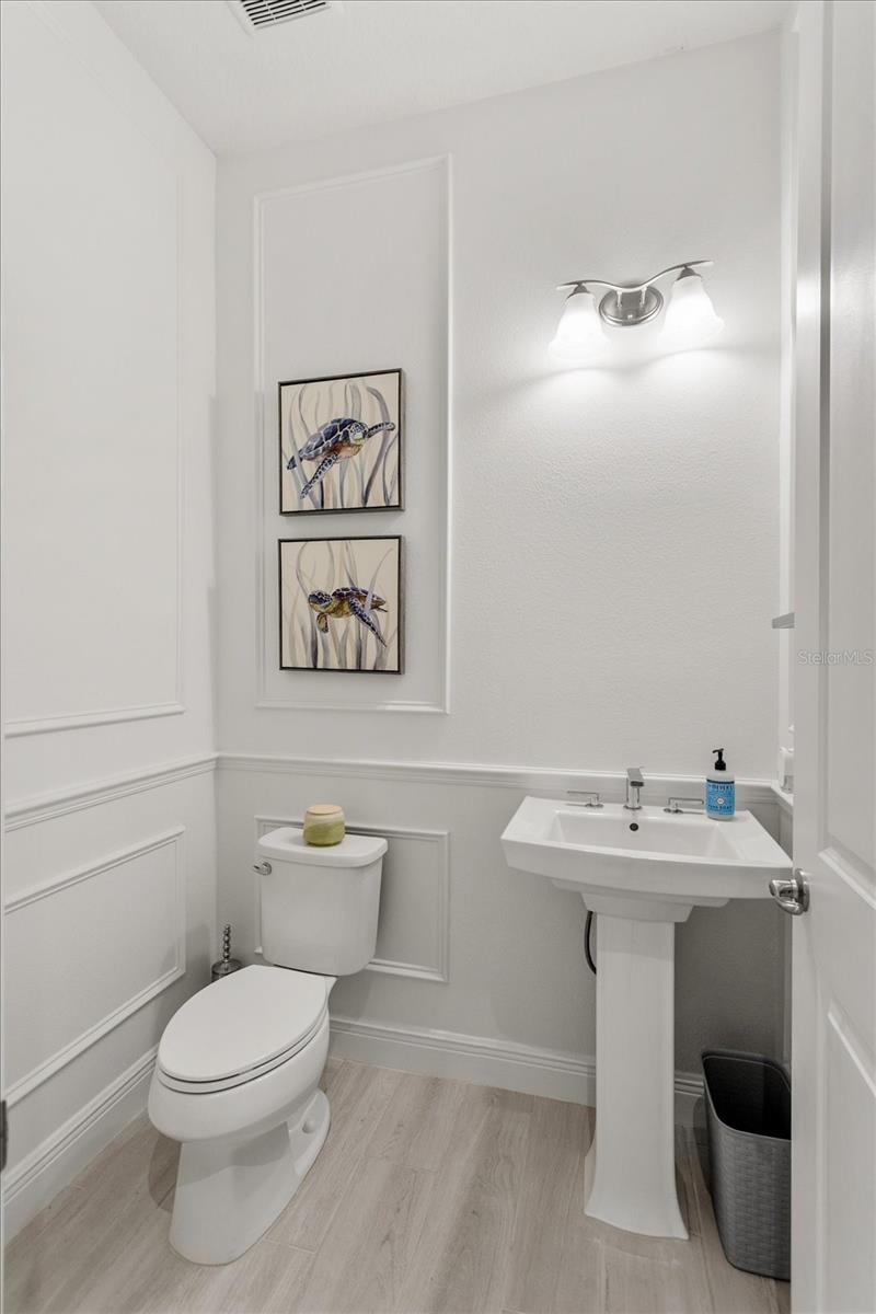 Image 15 of 46 For 15136 Canoe Place