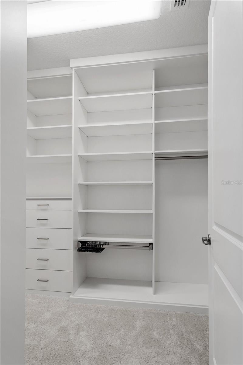 Image 25 of 46 For 15136 Canoe Place