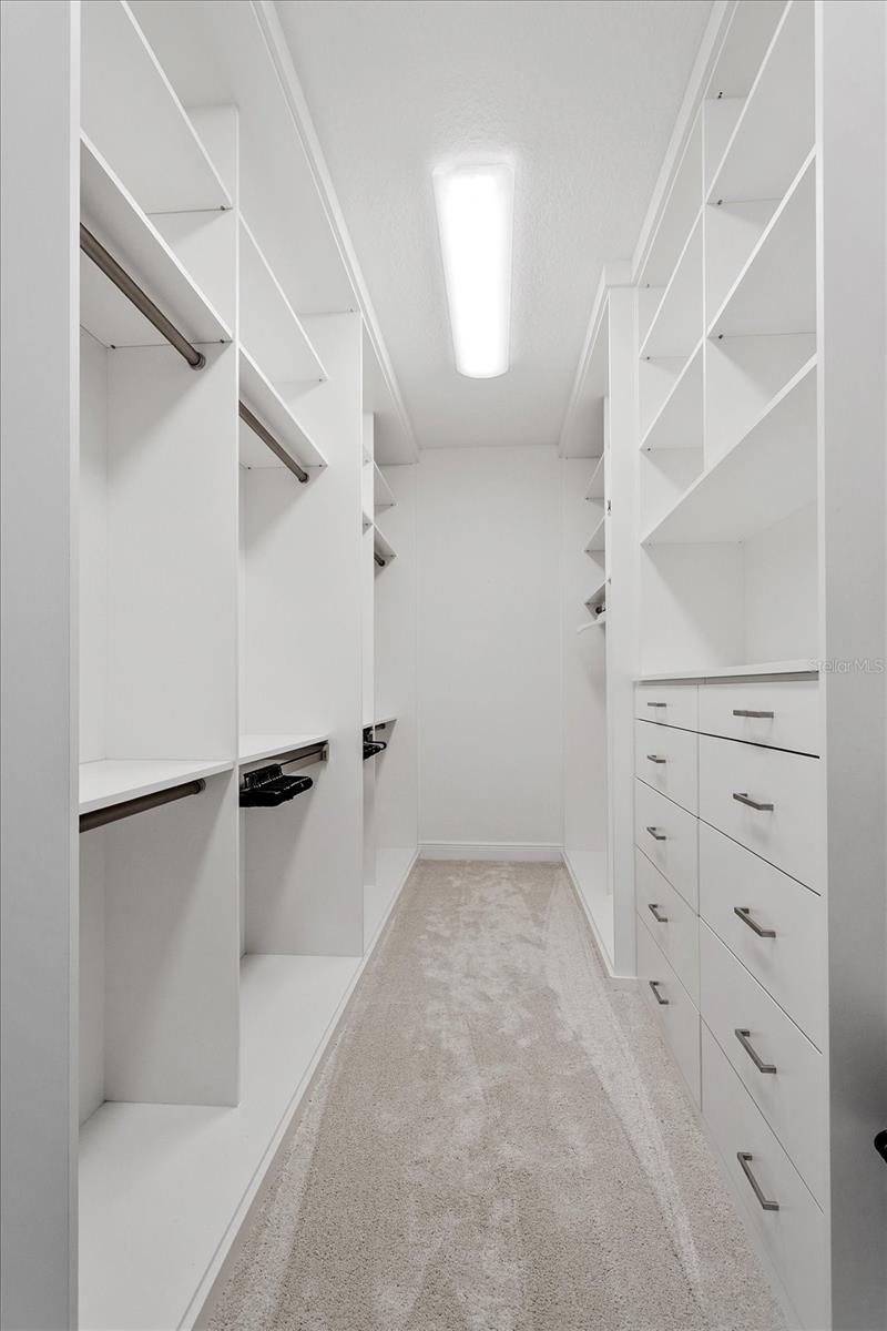 Image 26 of 46 For 15136 Canoe Place