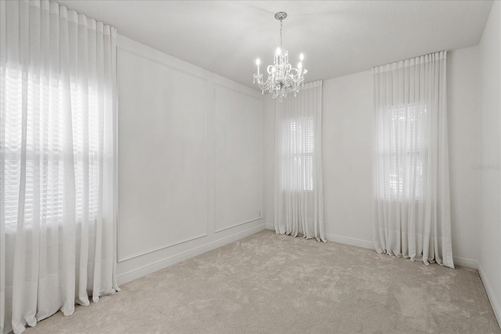 Image 27 of 46 For 15136 Canoe Place