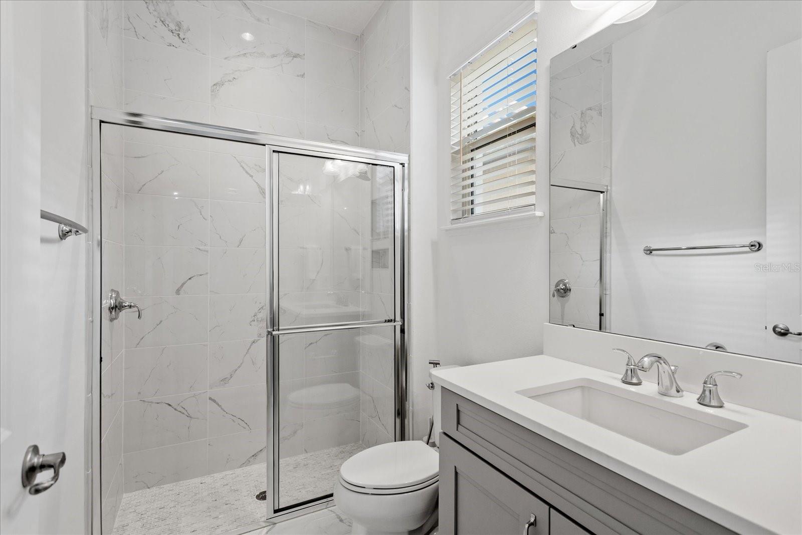 Image 28 of 46 For 15136 Canoe Place