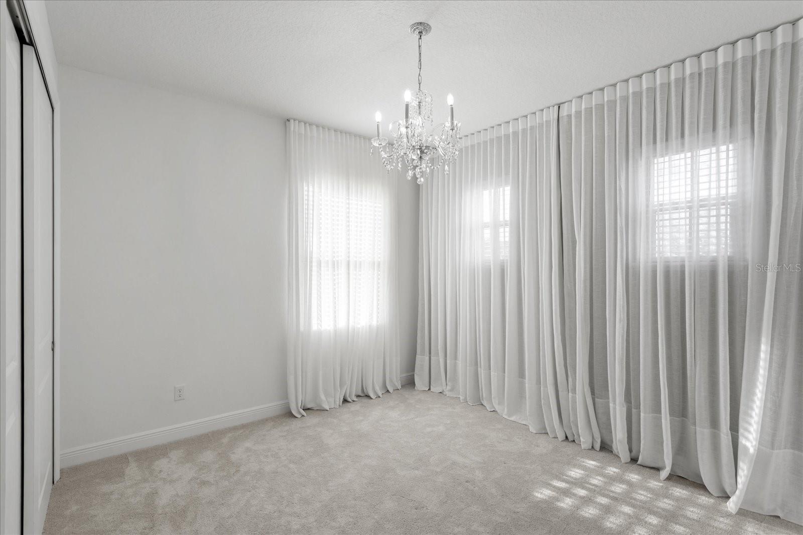 Image 29 of 46 For 15136 Canoe Place