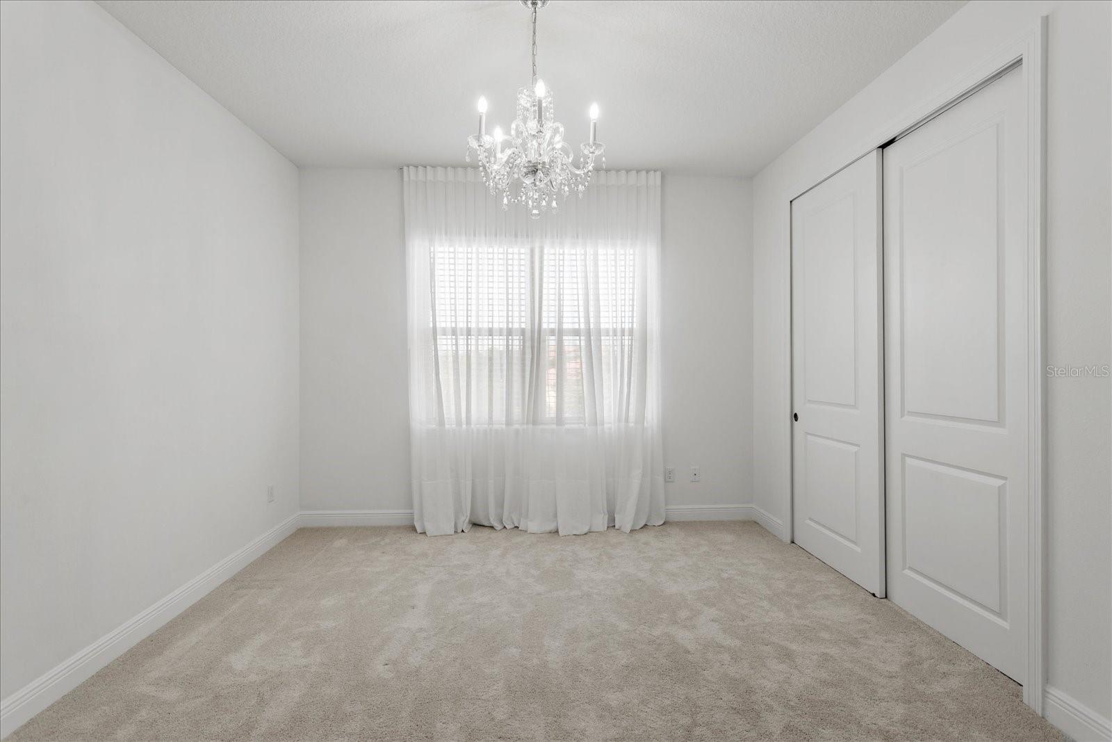 Image 31 of 46 For 15136 Canoe Place