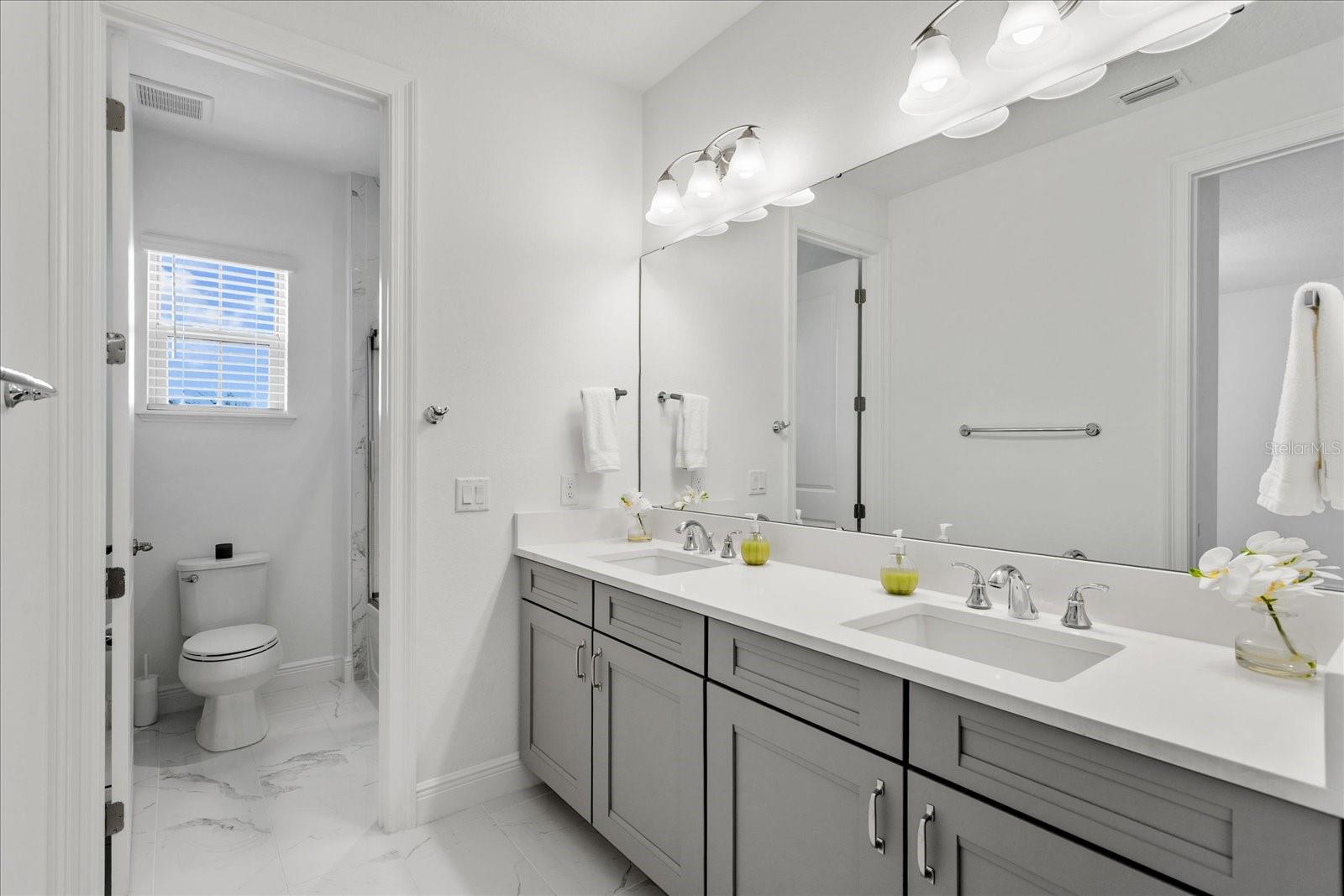 Image 33 of 46 For 15136 Canoe Place