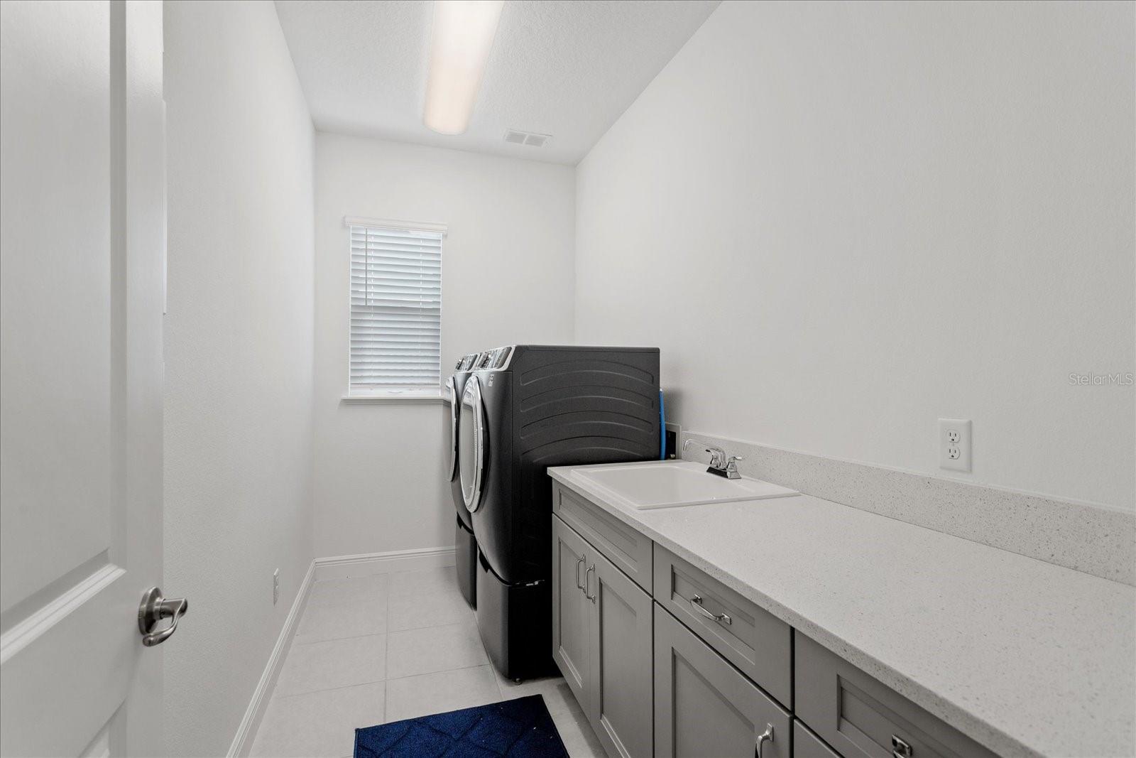 Image 35 of 46 For 15136 Canoe Place