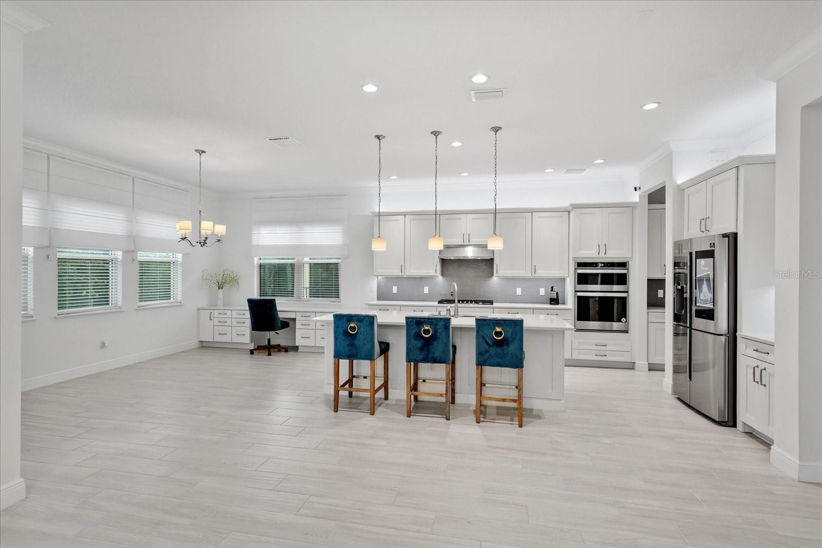 Image 8 of 46 For 15136 Canoe Place