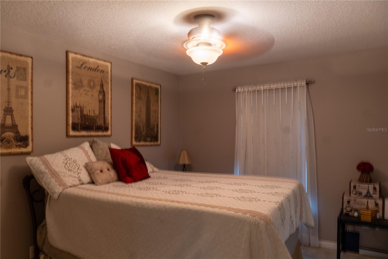 Image 10 of 26 For 952 Leyburn Drive