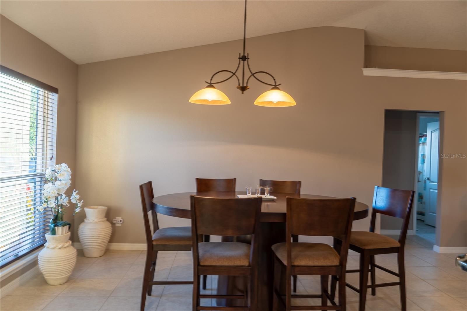 Image 15 of 26 For 952 Leyburn Drive