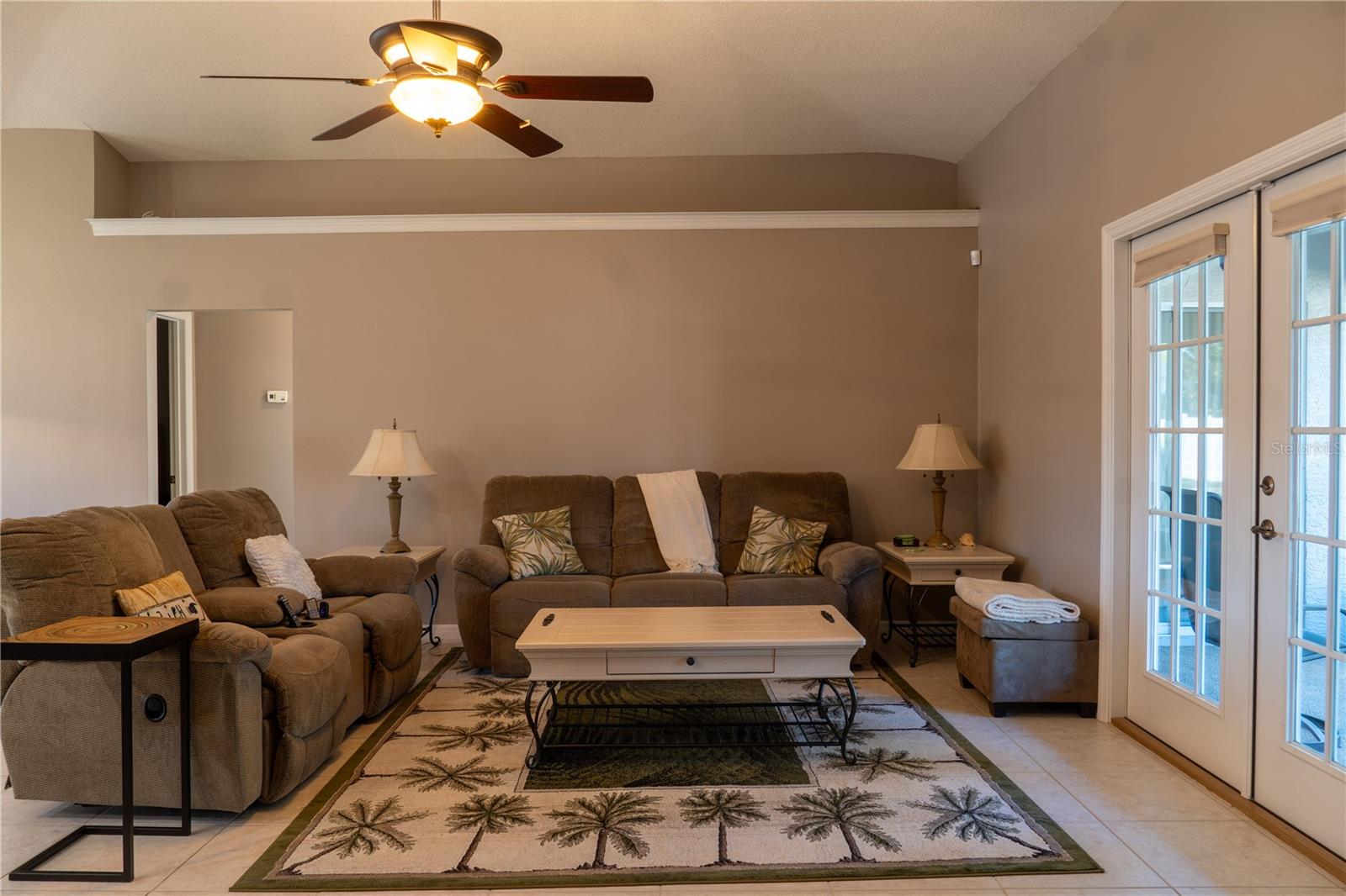 Image 18 of 26 For 952 Leyburn Drive