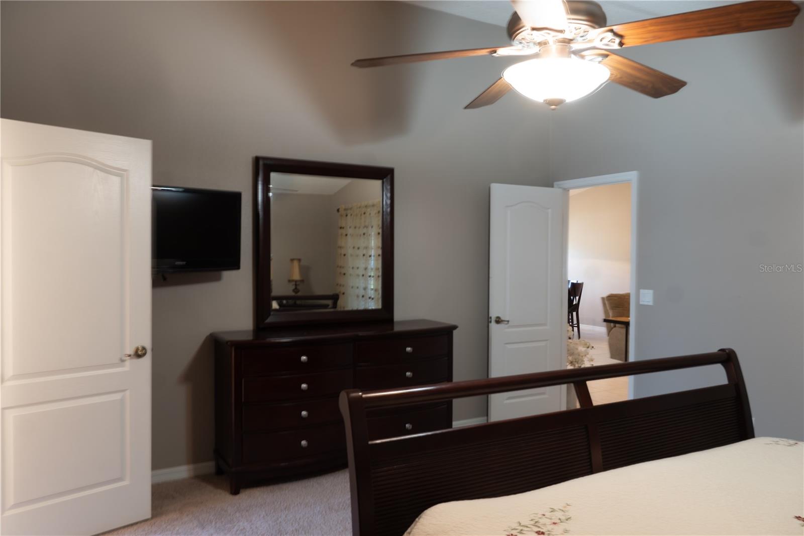 Image 24 of 26 For 952 Leyburn Drive