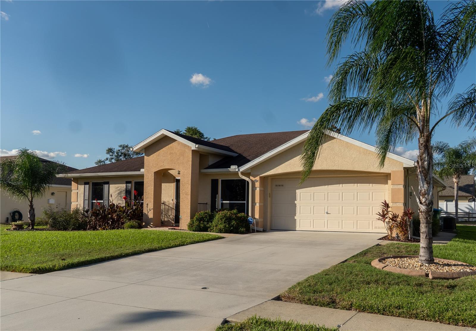 Image 3 of 26 For 952 Leyburn Drive