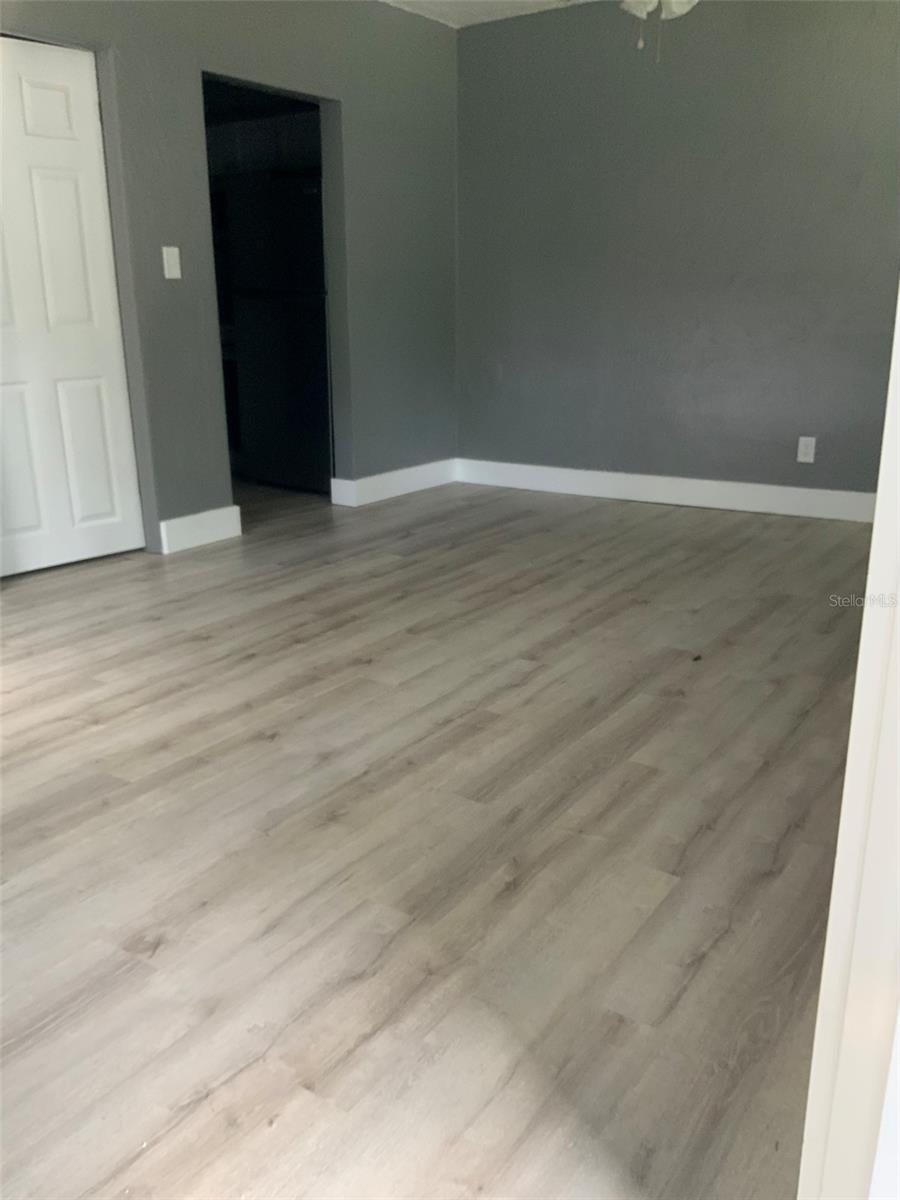 Image 2 of 12 For 633 Florence Street 3