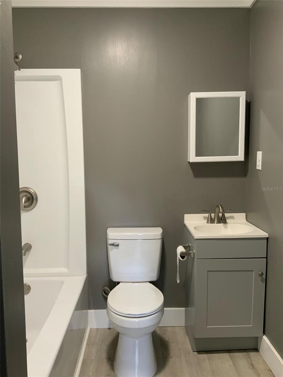 Image 8 of 12 For 633 Florence Street 3