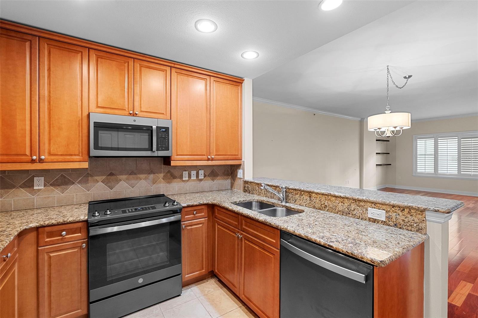 Image 16 of 43 For 630 Vassar Street 2204